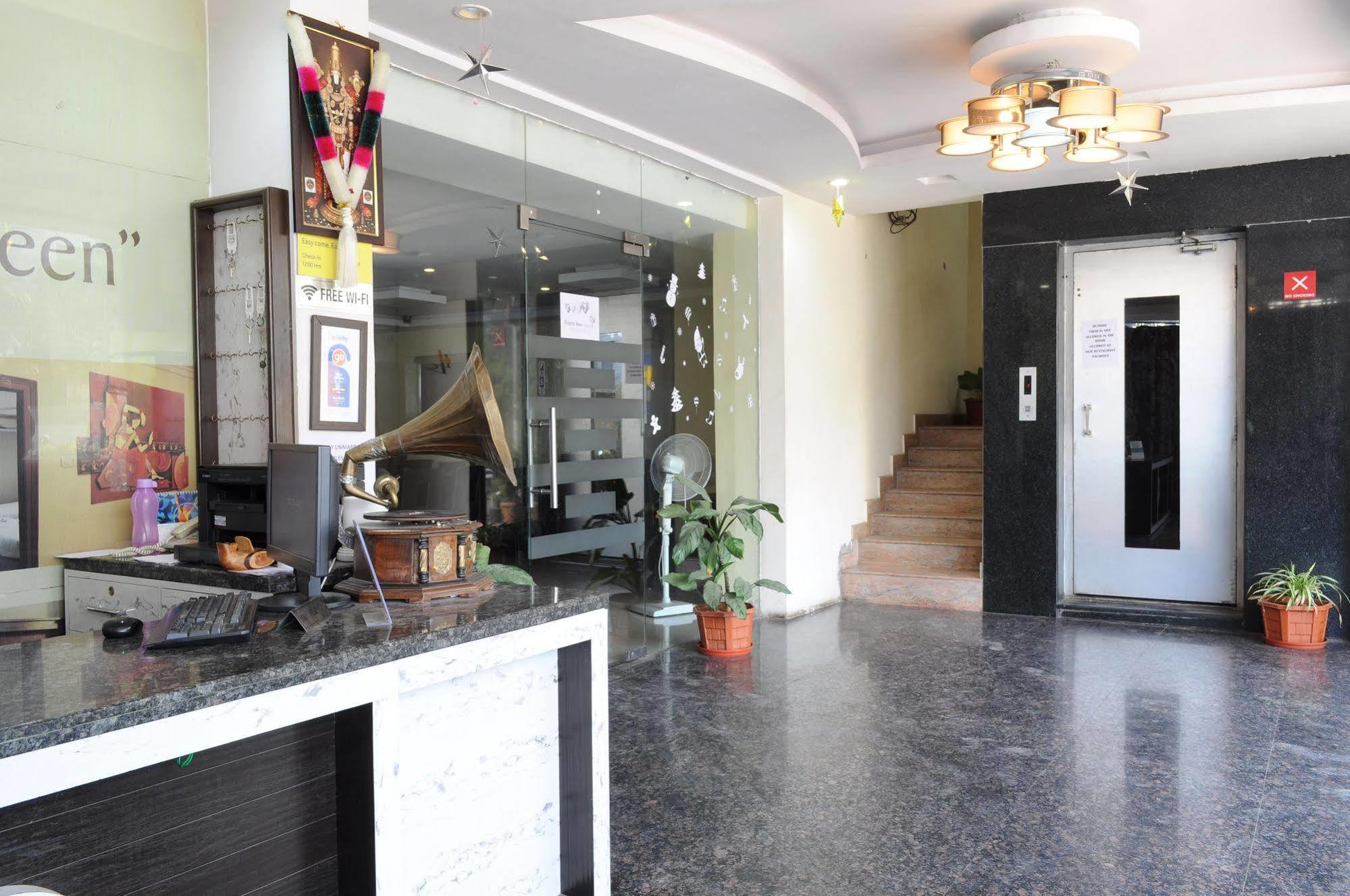 Oyo 17375 My Place Kondapur Hicc Χιντεραμπάντ Εξωτερικό φωτογραφία