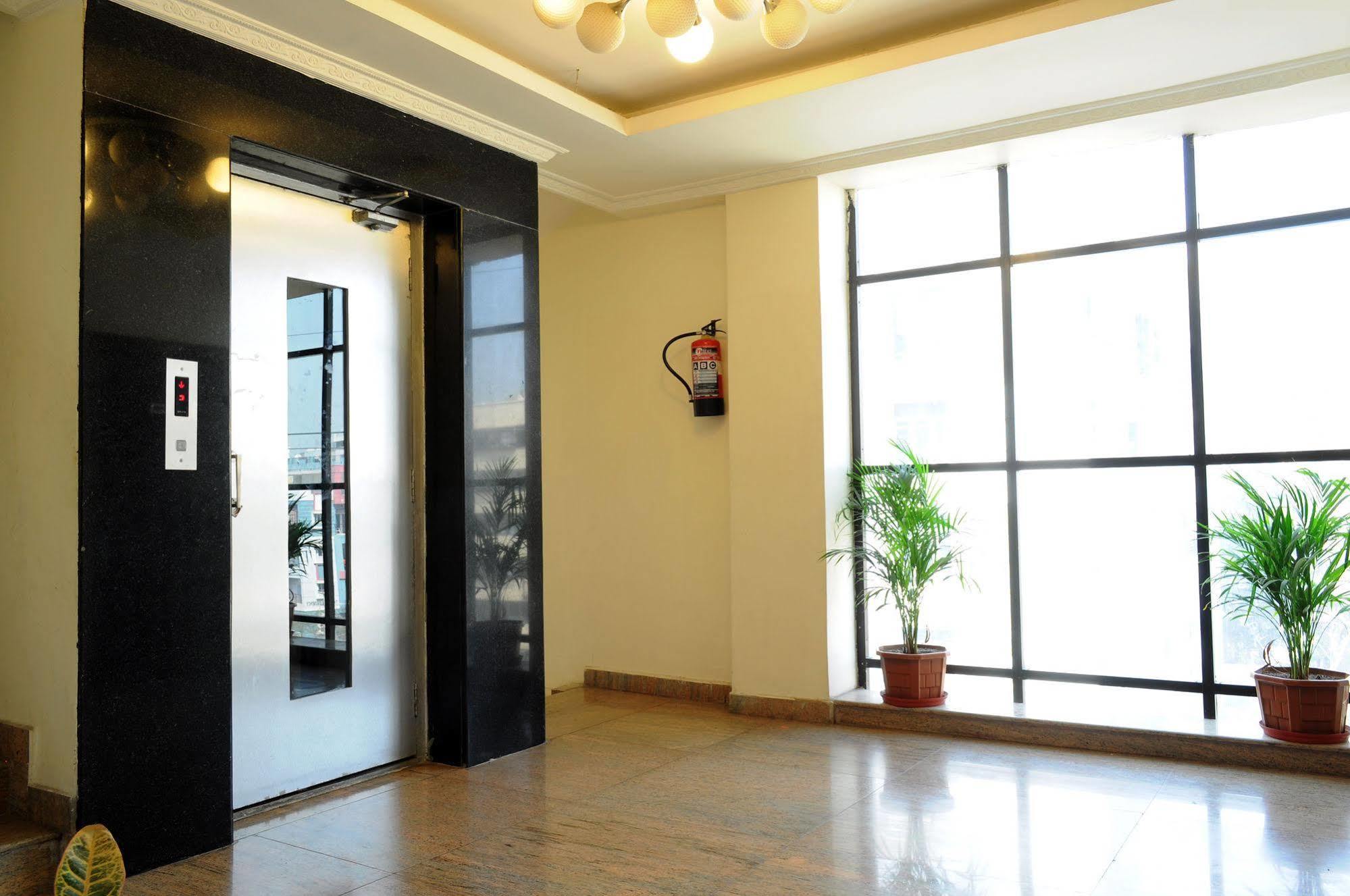 Oyo 17375 My Place Kondapur Hicc Χιντεραμπάντ Εξωτερικό φωτογραφία